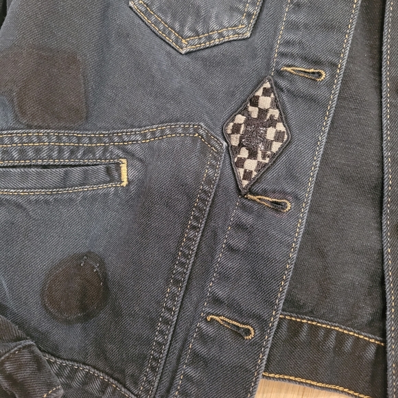 Levi’s Vintage Trucker Jean Jacket Size Large 90’s Denim Distressed Patches - Picture 6 of 7